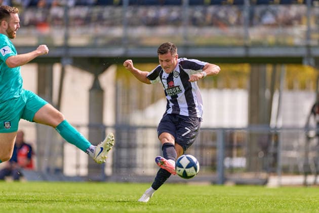 Tim Weissmann, FSV Frankfurt, 04, shot on goal by Michael Kleinschrodt, VfR Aalen, 09 GER, VfR Aalen vs. FSV Frankfurt, soccer, Regionalliga Southwest Men, Matchday 10, 2026–2027 season, October 3, 2026 GER, VfR Aalen vs. FSV Frankfurt, Soccer, Regionalliga Southwest Men, Matchday 10, 2026–2027 Season, October 3, 2026 Aalen Copyright: xEibner-Pressefoto GeraldxOelze-dexStoppanyx EP_ODS