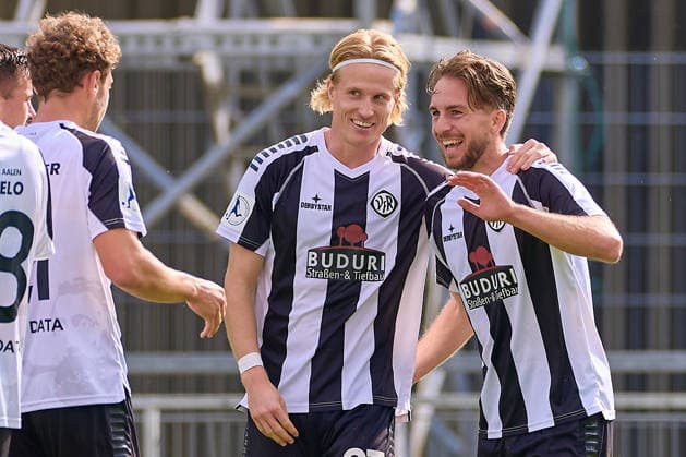 Gianluca Gaudino of VfR Aalen celebrates his goal in the 46th minute, giving Aalen a 1-0 lead; Vico Meien of VfR Aalen (No. 27) congratulates him. GER, VfR Aalen vs. FSV Frankfurt, soccer, Regionalliga Southwest Men, Matchday 10, 2026–2027 season, October 3, 2026, GER, VfR Aalen vs. FSV Frankfurt, soccer, Regionalliga Southwest Men, Matchday 10, 2026–2027 season, October 3, 2026, Aalen Copyright: xEibner-Pressefoto GeraldxOelze-dexStoppanyx EP_ODS