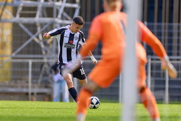Cross by Dean Melo, VfR Aalen, 18 GER, VfR Aalen vs. FSV Frankfurt, Soccer, Regionalliga Southwest Men, Matchday 10, 2026–2027 Season, October 3, 2026, Germany, VfR Aalen vs. FSV Frankfurt, Soccer, Regionalliga Southwest Men, Matchday 10, 2026–2027 Season, October 3, 2026, Aalen Copyright: xEibner-Pressefoto GeraldxOelze-dexStoppanyx EP_ODS