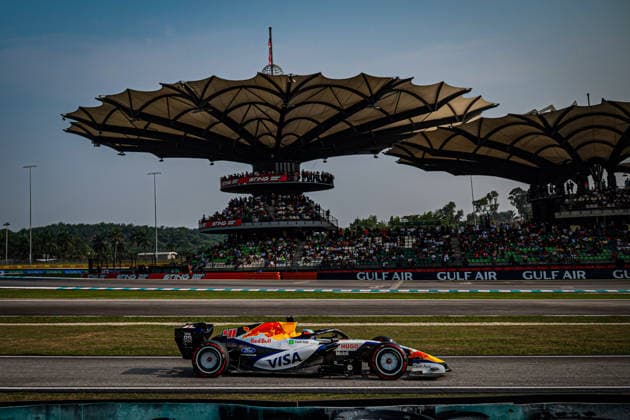 Arvid Lindblad (GBR) - Visa Cash App Racing Bulls F1 Team during Qualify of Saturday of Formula 1 Gulf Air Bahrain Grand Prix in Malaysia 2026 at Sepang International Circuit in Sepang, Malaysia. Round 16 of 23 of the 2026 FIA Formula One World Championship, WM, Weltmeisterschaft held October 2-4, 2026. The race was relocated from Bahrain to Malaysia and held at Sepang International Circuit. Formula 1 Gulf Air Bahrain Grand Prix in Malaysia 2026 - Round 16 of 23 - Sepang International Circuit, Sepang, Malaysia F1-2026-R04-BHR