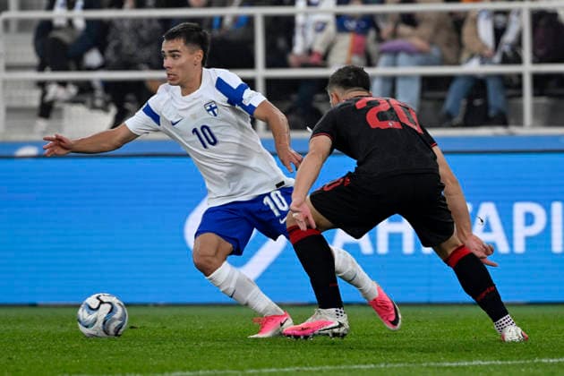 LKS 20261003 Leo Walta (L) of Finland vies with Ylber Ramadani of Albania during the UEFA Nations League Group C1 football match between Finland and Albania in Helsinki, Finland, on October 3, 2026. - EMMI KORHONEN Helsinki Finland XXOZ44dVQwE  Copyright: xEmmixKorhonenx XXOZ44dVQwE