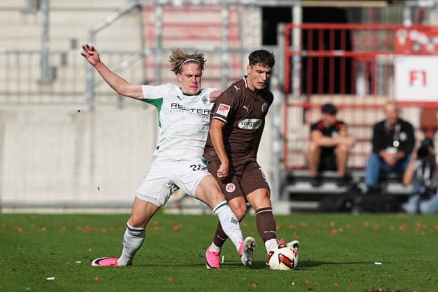 October 3, 2026, xydrx, Men s, Soccer, Friendly Match, FC St. Pauli vs. Borussia Mönchengladbach, 2026–2027 Season, Millerntor Stadium, David Herold, Borussia Mönchengladbach, No. 20 in a tackle against Arkadiusz Pyrka of FC St. Pauli, No. 11. DFB regulations prohibit any use of photographs as image sequences and or quasi-video. Copyright: HMBxMedia YannisxDreimann