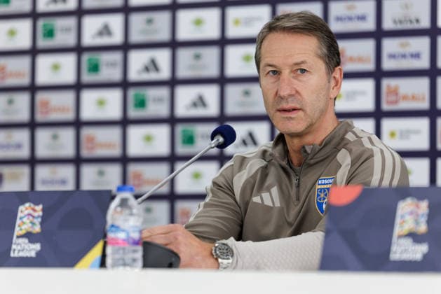 SOCCER - NL, KOS vs AUT PRISTINA,KOSOVO,03.OCT.26 - SOCCER - UEFA Nations League, OEFB international match, Länderspiel, Nationalmannschaft Kosovo vs Austria, preview, press conference, PK, Pressekonferenz team KOS. Image shows head coach Franco Foda (KOS).  GEPAxpictures xArminxRauthner