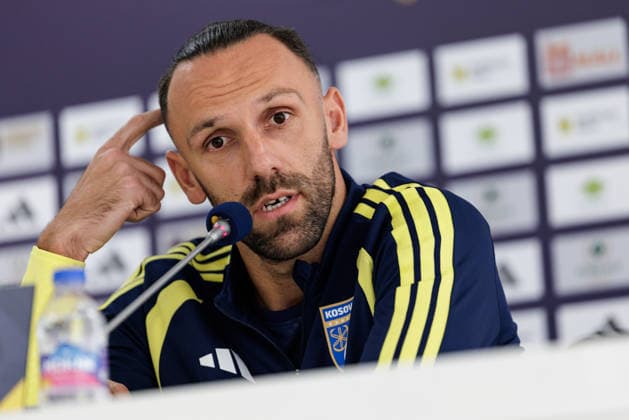 SOCCER - NL, KOS vs AUT PRISTINA,KOSOVO,03.OCT.26 - SOCCER - UEFA Nations League, OEFB international match, Länderspiel, Nationalmannschaft Kosovo vs Austria, preview, press conference, PK, Pressekonferenz team KOS. Image shows Dion Kacuri (KOS).  GEPAxpictures xArminxRauthner