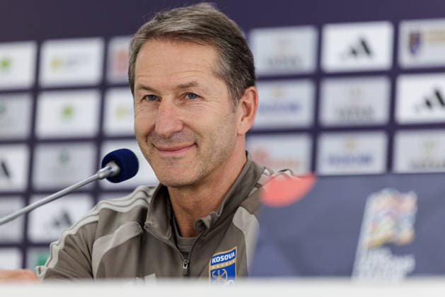 SOCCER - NL, KOS vs AUT PRISTINA,KOSOVO,03.OCT.26 - SOCCER - UEFA Nations League, OEFB international match, Länderspiel, Nationalmannschaft Kosovo vs Austria, preview, press conference, PK, Pressekonferenz team KOS. Image shows head coach Franco Foda (KOS).  GEPAxpictures xArminxRauthner