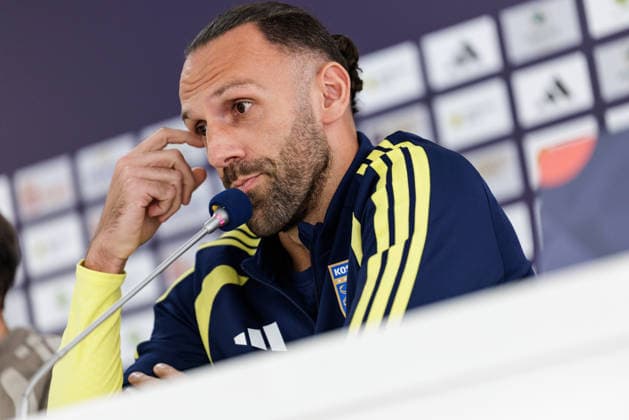 SOCCER - NL, KOS vs AUT PRISTINA,KOSOVO,03.OCT.26 - SOCCER - UEFA Nations League, OEFB international match, Länderspiel, Nationalmannschaft Kosovo vs Austria, preview, press conference, PK, Pressekonferenz team KOS. Image shows Dion Kacuri (KOS).  GEPAxpictures xArminxRauthner