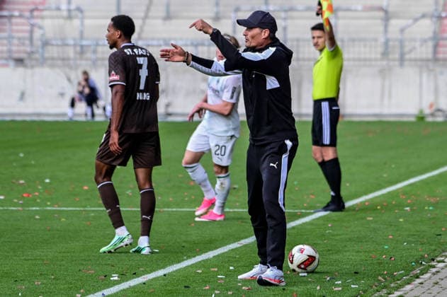 Alexander Blessin, Coach, Gladbach, Germany; Hamburg, Millerntor Stadium; Soccer; Bundesliga 1 and 2; FC St. Pauli, Borussia Mönchengladbach