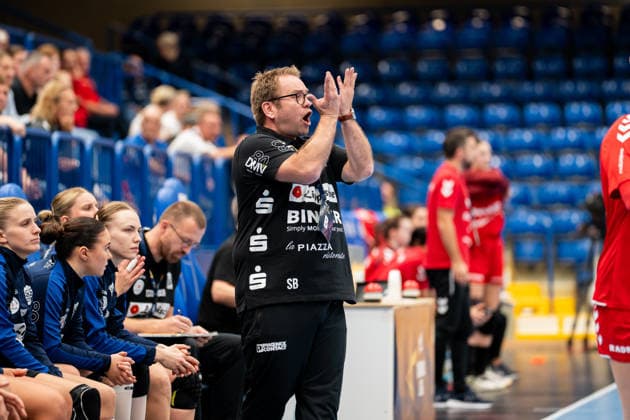 HSG Blomberg Lippe (GER) vs. HC Podravka (CRO), Handball, EHF Champions League Women, Group Stage, October 3, 2026, 2026–2027 Season, Lemgo: Steffen Birkner, HSG Blomberg Lippe coach, gesturing; Lemgo Phoenix Contact Arena, Germany