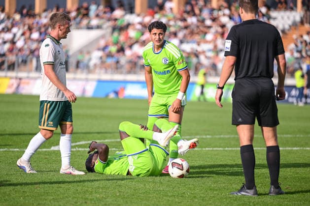 October 3, 2026, Soccer, 2026–2027 Season, Friendly Match, SC Austria Lustenau vs. FC Schalke 04, Paul Ndiaye of FC Schalke 04 lies on the ground injured, holding his leg, xRHR PHOTO YYx Copyright: KROEGER RHR-FOTOx RHR-FOTO YY