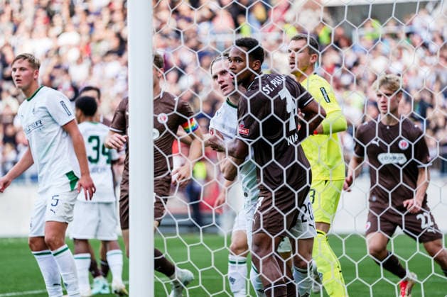 German Soccer: 2. Bundesliga, Bundesliga 1, Friendly Match, 2026–27 Season, FC St. Pauli vs. Borussia Mönchengladbach, Millerntor Stadium, Hamburg, St. Pauli, Youssoupha Niang (FC St. Pauli), 7; David Herold (Borussia Mönchengladbach), 20 Copyright: xStefanxTrochax