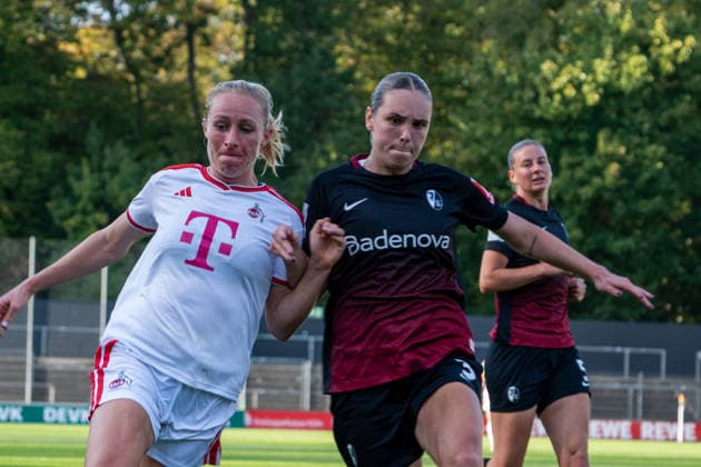 Germany Google Pixel Women s Bundesliga 2026–2027, Matchday 6, 1. FC Köln vs. SC Freiburg, Saturday, October 3, 2026, Franz Kremer Stadium, Cologne, Westfalen, Pauline Bremer, 1 FC Köln, 9:00, tackle, match scene, duel, tackle, tackling, dynamic, action, play against Alina Axtmann, SC Freiburg, 3:00, Cologne, Franz Kremer Stadium, Cologne, Germany Copyright: xOrhanxHabashx