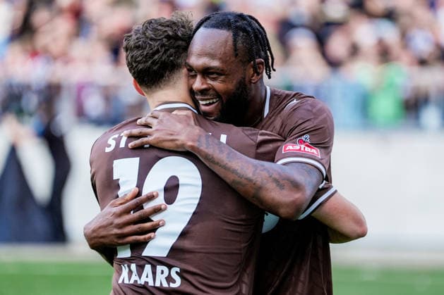 Germany Soccer 2. Bundesliga, 1. Bundesliga, Friendly Match, 2026–27 Season, FC St. Pauli vs. Borussia Mönchengladbach, Millerntor Stadium, Hamburg, St. Pauli, Ricky Jade Jones (FC St. Pauli, No. 26) with Martijn Kaars (FC St. Pauli, No. 19), celebrating the 1–1 tie Copyright: xStefanxTrochax