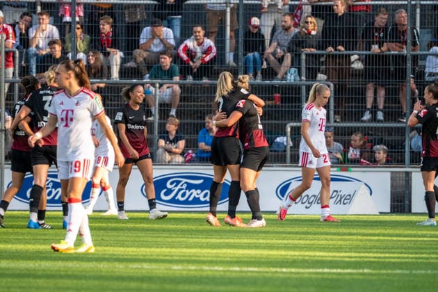 Germany Google Pixel Women s Bundesliga 2026–2027, Matchday 6, 1 FC Köln vs. SC Freiburg, Saturday, October 3, 2026, Franz Kremer Stadium, Cologne, Westphalia—Goal and goal celebration for the 1–0 score by Carina Brunold of SC Freiburg, 14—Joy, emotions, and cheers at the Franz Kremer Stadium in Cologne, Germany Copyright: xOrhanxHabashx