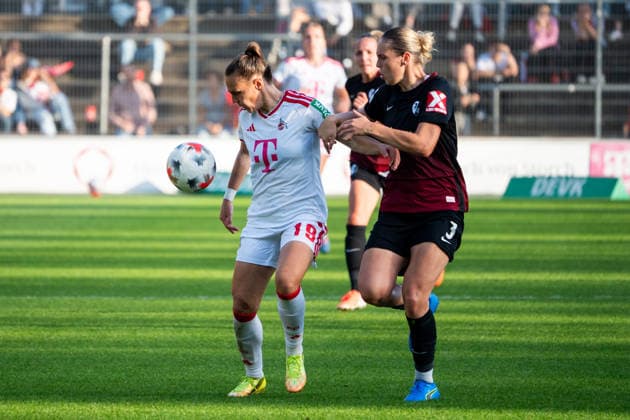 Germany Google Pixel Women s Bundesliga 2026–2027, Matchday 6, 1. FC Köln vs. SC Freiburg, Saturday, October 3, 2026, Franz Kremer Stadium, Cologne, Westfalen, Dora Zeller, 1 FC Köln, 19, tackle, game action, duel, tackle, tackling, dynamic, action, against Alina Axtmann, SC Freiburg, 3, Cologne, Franz Kremer Stadium, Cologne, Germany Copyright: xOrhanxHabashx