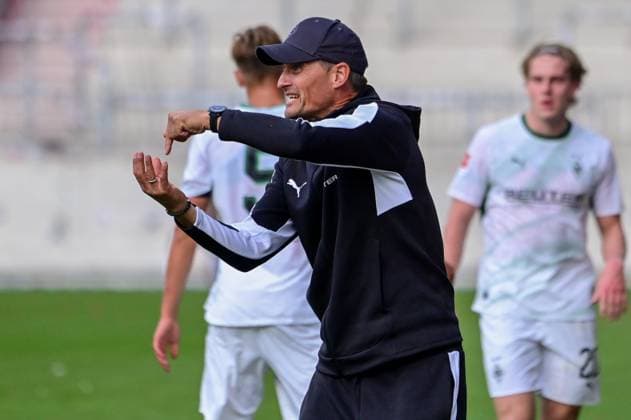 Alexander Blessin, Coach, Gladbach, Germany; Hamburg, Millerntor Stadium; Soccer; Bundesliga 1 and 2; FC St. Pauli, Borussia Mönchengladbach
