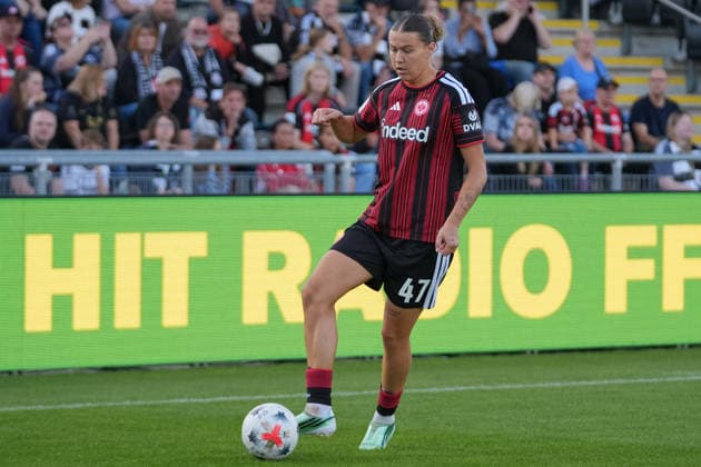 Germany Soccer Google Pixel Women s Bundesliga 2026–2027, Matchday 6: SV Eintracht Frankfurt vs. FC Bayern Munich at Brentanobad in Frankfurt; Larissa Mühlhaus (SGE), 47, in action Copyright: xTobiasxWentzellx