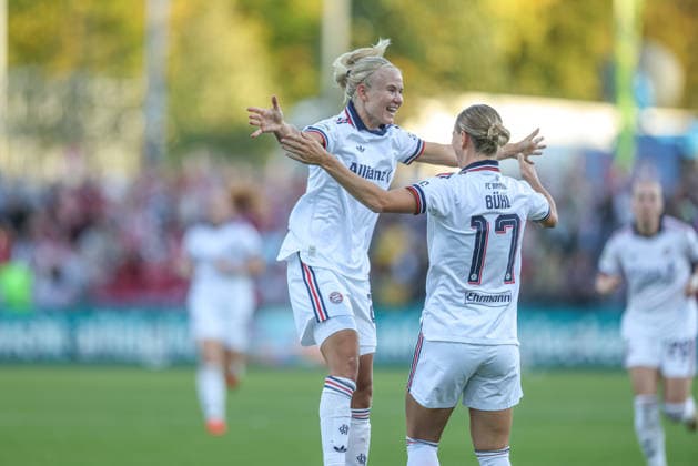 GER, Frankfurt, Eintracht Frankfurt vs. FC Bayern Munich, Google Pixel Women s Bundesliga, Soccer, DFB, 2026–2027 Season, Stadion am Brentanobad, Matchday 6 in Pictures: Klara Bühl, FC Bayern Munich Women s U-17, Goal, Celebration and Joy, Emotions with Pernille Harder, FC Bayern Munich Women’s U-17, DFB, DFL REGULATIONS PROHIBIT ANY USE OF PHOTOGRAPHS AS IMAGE SEQUENCES AND OR QUASI-VIDEO, October 3, 2026 Copyright: HMBxMedia HendrikxHamelau