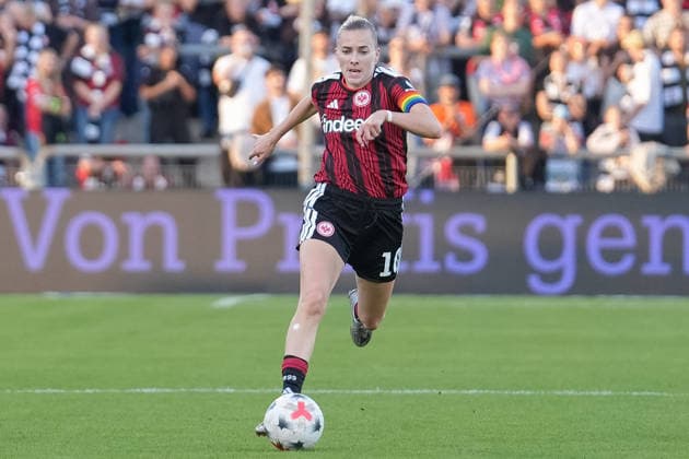 Germany Soccer Google Pixel Women s Bundesliga 2026 2027, Matchday 6: SV Eintracht Frankfurt vs. FC Bayern Munich at Brentanobad in Frankfurt; Laura Freigang (SGE), 10 on the ball Copyright: xTobiasxWentzellx