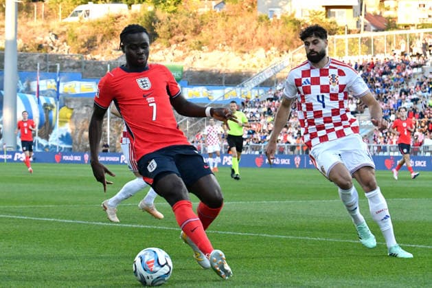RIJEKA, CROATIA - OCTOBER 03: Bukayo Saka of England (L) in action against Josko Gvardiol of Croatia (R) during the UEFA Nations League, League A Group A3, match between Croatia and England at Stadion Rujevica, Rijeka on October 03, 2026 in Rijeka, Croatia. (Photo by Natasa Kupljenik Sports Press Photo). Copyright: xNatasaxKupljenikx xSPPx Sportspressphoto_SPR244581
