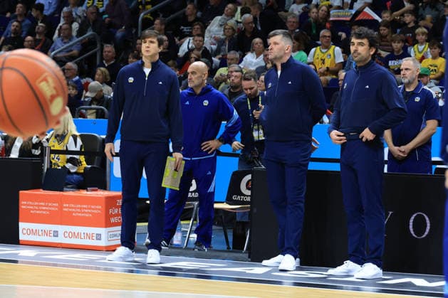 October 3, 2026, Germany, GER, DEU, Basketball, 1st Bundesliga, Day 1, 2026–2027 Season, Berlin, ALBA Berlin vs. Bamberg ALBA coaching staff: Head Coach Pedro Calles (ALBA Berlin), Assistant Coach Vladimir Bogojevic (ALBA Berlin), Assistant Coach Sebastian Trzcionka (ALBA Berlin), nordphoto GmbH, Engler Berlin, Uber Arena, Berlin, Germany Copyright: xNordphotox xEnglerx