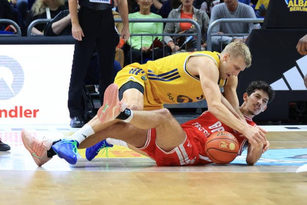 October 3, 2026, Germany, GER, DEU, Basketball, 1st Bundesliga, Day 1, 2026–2027 Season, Berlin, ALBA Berlin vs. Bamberg, Sam Griesel, ALBA Berlin 5, Yuval Hochstadter, Bamberg 66, nordphoto GmbH, Engler Berlin, Uber Arena Berlin, Germany Copyright: xNordphotox xEnglerx