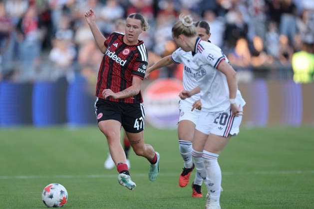 Eintracht Frankfurt vs. FC Bayern Munich, Google Pixel Women s Bundesliga: Larissa Mühlhaus (Eintracht Frankfurt) 47 vs. Franziska Kett (FC Bayern Munich), 20th match of the Google Pixel Women’s Bundesliga between Eintracht Frankfurt and FC Bayern Munich on October 3, 2026, at the Stadion am Brentanobad in Frankfurt am Main, Frankfurt am Main, Hesse, Germany; Stadion am Brentanobad