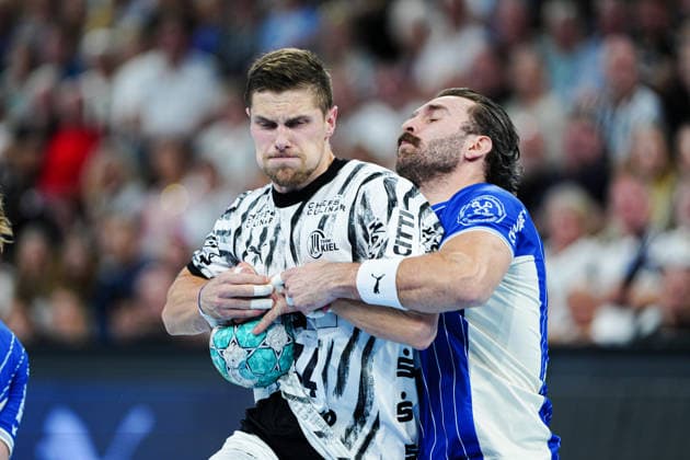 Vincent Büchner, THW Kiel, 74; Teitur Örn Einarsson, VfL Gummersbach, 14 GER; THW Kiel vs. VfL Gummersbach, Handball, 1st Bundesliga, Matchday 7, 2026–2027 Season, October 3, 2026 GER, THW Kiel vs. VfL Gummersbach, Handball, 1st Bundesliga, Matchday 7, 2026–2027 Season, October 3, 2026 Kiel Copyright: xEibner-Pressefoto MarcelxvonxFehrnx EP_MFN