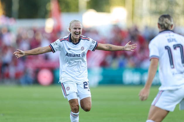 GER, Frankfurt, Eintracht Frankfurt vs. FC Bayern Munich, Google Pixel Women s Bundesliga, Soccer, DFB, 2026–2027 Season, Stadion am Brentanobad, Matchday 6 in Pictures: Pernille Harder, FC Bayern Munich Women s U-21, Goal, Celebration and Joy, Emotions with Klara Bühl, FC Bayern Munich Women’s U-17, 1–0. DFB and DFL regulations prohibit any use of photographs as image sequences and or quasi-video. October 3, 2026 Copyright: HMBxMedia HendrikxHamelau