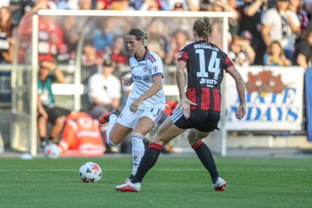 GER, Frankfurt, Eintracht Frankfurt vs. FC Bayern Munich, Google Pixel Women s Bundesliga, Soccer, DFB, 2026–2027 Season, Brentanobad Stadium, Matchday 6 in pictures (from left): Klara Bühl (FC Bayern Munich Women’s U-17), Marthine Östenstad (Eintracht Frankfurt Women’s U-16). DFB and DFL regulations prohibit any use of photographs as image sequences and or quasi-video, October 3, 2026 Copyright: HMBxMedia HendrikxHamelau