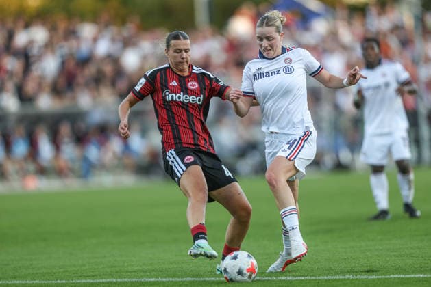 GER, Frankfurt, Eintracht Frankfurt vs. FC Bayern Munich, Google Pixel Women s Bundesliga, Soccer, DFB, 2026–2027 Season, Stadion am Brentanobad, Matchday 6 in pictures (from left): Larissa Mühlhaus, Eintracht Frankfurt Women s Team, 47, Alara Åžehitler, FC Bayern Munich Women, 14. DFB and DFL regulations prohibit any use of photographs as image sequences and or quasi-video. October 3, 2026 Copyright: HMBxMedia HendrikxHamelau