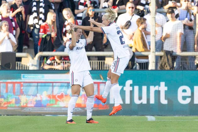 Google Pixel Women s Bundesliga Eintracht Frankfurt vs. FC Bayern Munich, October 3, 2026: Klara Bühl of FC Bayern Munich (No. 17) scored the goal to make it 0–1 and celebrates with Pernille Harder of FC Bayern Munich (No. 21), Eintracht Frankfurt vs. FC Bayern Munich, Frankfurt, Stadion am Brentanobad, October 3, 2026 Copyright: xBEAUTIFULxSPORTS Gawlikx