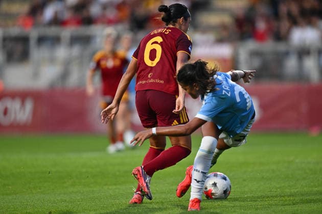 IPA89264943 - Maya Loren Doms of A.S. Roma Women scores the goal to make it 1-0 during the Serie A Women Athora match on Matchday 2 between A.S. Roma Women and S.S. Lazio Women at Tre Fontane Stadium on October 3, 2026, in Rome, Italy.  Copyright: xDomenicoxCippitelli IPAxSportx xx IPA89264943