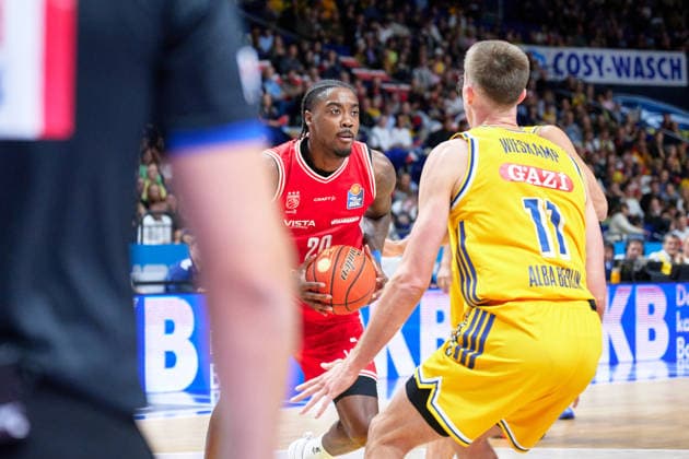 Hason Ward, Bamberg Baskets, 20; Joe Wieskamp, ALBA Berlin, 11; GER; ALBA Berlin vs. BMA 365 Bamberg Baskets; Men s Basketball; easy Credit BBL; 2026–27 Season; Matchday 4, October 3, 2026 GER, ALBA Berlin vs. BMA 365 Bamberg Baskets, Men s Basketball, easyCredit BBL, 2026–27 Season, Matchday 4, October 3, 2026 Berlin Copyright: xClaudiusxRauch,xEibner-Pressefotox xClaudiusxRauchx EP_CRH