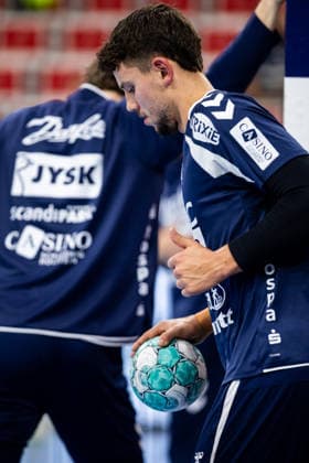 Opel HBL SG Flensburg Handewitt vs. FRISCH AUF Göppingen, October 3, 2026, Marko Grgic No. 17, SG Flensburg Handewitt during warm-ups for the Opel HBL match between SG Flensburg Handewitt and FRISCH AUF Göppingen at the GGW Arena on October 3, 2026 Copyright: xBEAUTIFULxSPORTS MarioxM.xKobergx