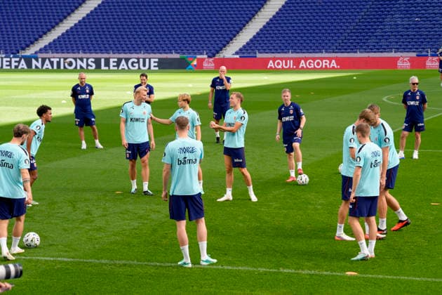 Soccer, Nations League Portugal vs. Norway, Nations League Porto, Portugal 20261003 The Norwegian national soccer team during training at Estádio do Dragão on the day of the match against Portugal. Photo: Lise Aserud, NTB, Porto, Portugal. EDITORIAL USE ONLY. RESTRICTED USE FOR BETTING COMPANIES.  Copyright: xLisexAserudx xNTBx