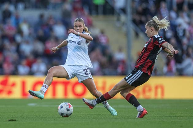 GER, Frankfurt, Eintracht Frankfurt vs. FC Bayern Munich, Google Pixel Women s Bundesliga, Soccer, DFB, 2026–2027 Season, Stadion am Brentanobad, Matchday 6: Pictured from left: Sophie Proost, FC Bayern Munich Women s U-23, Nina Lührsen, Eintracht Frankfurt Women’s Team No. 11. DFB and DFL regulations prohibit any use of photographs as image sequences and or quasi-video. October 3, 2026 Copyright: HMBxMedia HendrikxHamelau