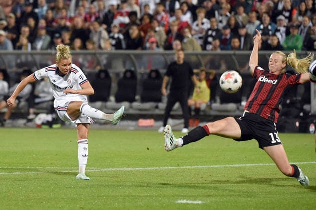 October 3, 2026, xhbx, Soccer, Google Pixel, Women s Bundesliga, Eintracht Frankfurt vs. FC Bayern Munich, Linda Dallmann (FC Bayern Munich Women), Amanda Ilestedt (Eintracht Frankfurt Women), Frankfurt am Main