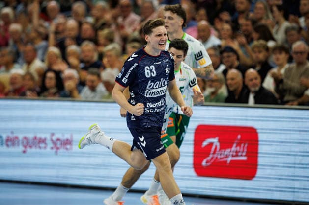 Opel HBL SG Flensburg Handewitt vs. FRISCH AUF Göppingen, October 3, 2026—Cheers and goal celebrations for Domen Novak, No. 63, SG Flensburg Handewitt Opel HBL SG Flensburg Handewitt vs. FRISCH AUF Göppingen, GGW Arena on October 3, 2026 Copyright: xBEAUTIFULxSPORTS MarioxM.xKobergx