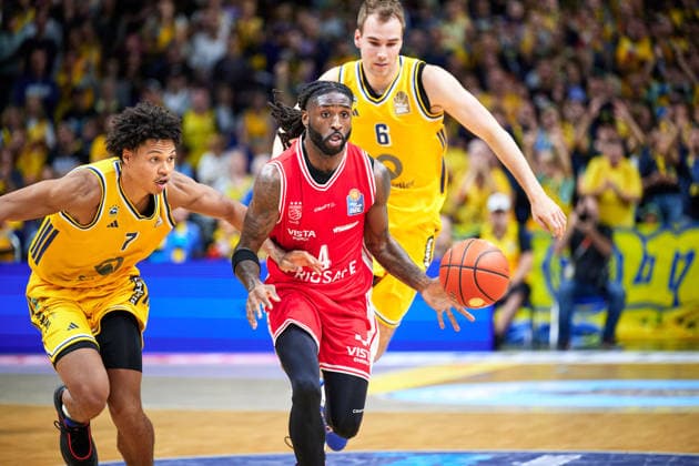 Jordan Jones, Bamberg Baskets, 04; Jack Kayil, ALBA Berlin, 07; Malte Delow, ALBA Berlin, 06; GER, ALBA Berlin vs. BMA 365 Bamberg Baskets, Men s Basketball, easy Credit BBL, 2026–27 Season, Matchday 4, October 3, 2026 GER, ALBA Berlin vs. BMA 365 Bamberg Baskets, Men s Basketball, easyCredit BBL, 2026–27 Season, Matchday 4, October 3, 2026 Berlin Copyright: xClaudiusxRauch,xEibner-Pressefotox xClaudiusxRauchx EP_CRH