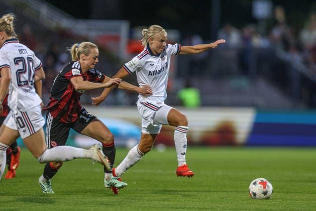 GER, Frankfurt, Eintracht Frankfurt vs. FC Bayern Munich, Google Pixel Women s Bundesliga, Soccer, DFB, 2026–2027 Season, Stadion am Brentanobad, Matchday 6 in pictures: from left, Amanda Ilestedt (Eintracht Frankfurt Women, No. 13), Pernille Harder (FC Bayern Munich Women, No. 21). DFB and DFL regulations prohibit any use of photographs as image sequences and or quasi-video, October 3, 2026 Copyright: HMBxMedia HendrikxHamelau