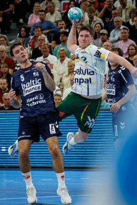 Opel HBL SG Flensburg Handewitt vs. FRISCH AUF Göppingen, October 3, 2026: Oskar Neudeck (No. 02), Frisch auf Göppingen, vs. Niclas Kirkelokke (No. 05), SG Flensburg Handewitt Opel HBL SG Flensburg Handewitt vs. FRISCH AUF Göppingen, GGW Arena on October 3, 2026 Copyright: xBEAUTIFULxSPORTS MarioxM.xKobergx