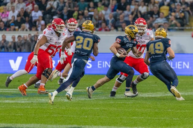 Logan Mobelini (Dresden Monarchs, 04 Defensive Back) running with the intercepted ball Dresden Monarchs vs Potsdam Royals, American Football, German Football League, Week 22, Championship Game, 2026, 03.10.2026, Dresden Rudolf Harbig Stadion Saxony Germany Copyright: xPFA SebastianxJustx