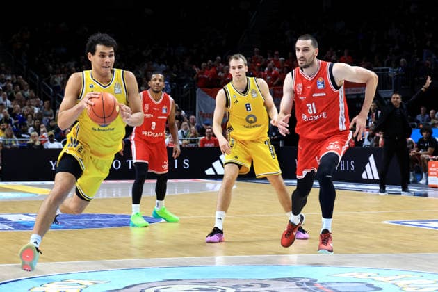 October 3, 2026, Germany, GER, DEU, Basketball, 1st Bundesliga, Day 1, 2026–2027 Season, Berlin, ALBA Berlin vs. Bamberg, BRANDON ANGEL (ALBA Berlin) 21, MALTE DELOW (ALBA Berlin) 6, Daniel Keppeler (Bamberg) 31, Jordan Wright (Bamberg) 3, nordphoto GmbH, Engler Berlin, Uber Arena, Berlin, Germany Copyright: xNordphotox xEnglerx