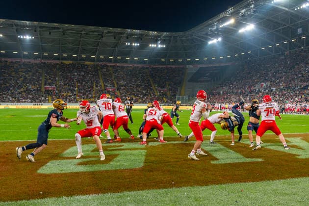 Hugh Harvey (Potsdam Royals, 08 Quarter Back) thows the ball Dresden Monarchs vs Potsdam Royals, American Football, German Football League, Week 22, Championship Game, 2026, 03.10.2026, Dresden Rudolf Harbig Stadion Saxony Germany Copyright: xPFA SebastianxJustx