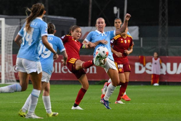 SOCCER - Women s Serie A - AS Roma vs. SS Lazio Women Photo by IPA ABACAPRESS.COM89265753 - AS Roma s Manuela Giugliano battles for the ball with Lazio Women s Megan Connolly during the Italian Women s Serie A Athora 2026 2027 match between AS Roma Women and SS Lazio Women at Tre Fontane Stadium on October 3, 2026. Rome Italy  Copyright: xIPAxSport ABACAx