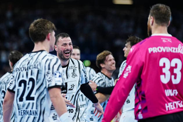 THW Kiel celebrates after the victory at the end of the game GER, THW Kiel vs. VfL Gummersbach, Handball, 1st Bundesliga, Matchday 7, 2026–2027 season, October 3, 2026 GER, THW Kiel vs. VfL Gummersbach, Handball, 1st Bundesliga, Matchday 7, 2026–2027 Season, October 3, 2026 Kiel Copyright: xEibner-Pressefoto MarcelxvonxFehrnx EP_MFN