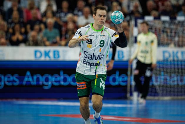 Opel HBL SG Flensburg Handewitt vs. FRISCH AUF Göppingen, October 3, 2026—Max Beneke, No. 09, of FRISCH AUF Göppingen on the attack—Opel HBL SG Flensburg Handewitt vs. FRISCH AUF Göppingen, GGW Arena on October 3, 2026 Copyright: xBEAUTIFULxSPORTS MarioxM.xKobergx