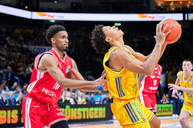 Mylik Wilson, Bamberg Baskets, 10; Jack Kayil, ALBA Berlin, 07; GER; ALBA Berlin vs. BMA 365 Bamberg Baskets; Men s Basketball; easy Credit BBL; 2026–27 Season; Matchday 4, October 3, 2026 GER, ALBA Berlin vs. BMA 365 Bamberg Baskets, Men s Basketball, easyCredit BBL, 2026–27 Season, Matchday 4, October 3, 2026 Berlin Copyright: xClaudiusxRauch,xEibner-Pressefotox xClaudiusxRauchx EP_CRH