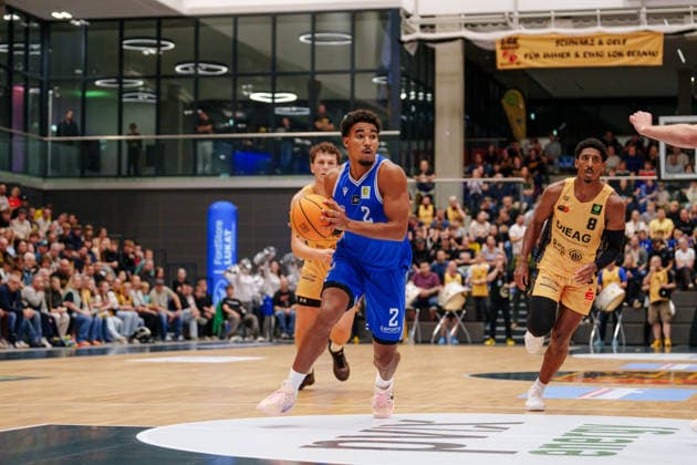 2 Basketball Bundesliga ProB North 2 Matchday: Lok Bernau vs. ART Giants Düsseldorf AimÃ Olma. ART Giants Düsseldorf leads 2-0 on October 3, 2026, at the Sparkassen Arena Bernau, Bernau, Brandenburg, Germany.