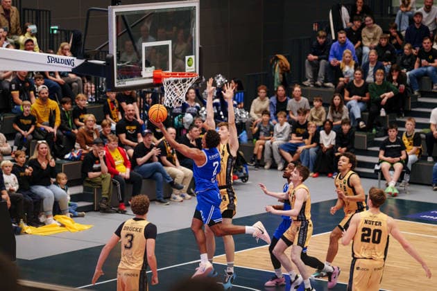 2 Basketball Bundesliga ProB North 2 Matchday: Lok Bernau vs. ART Giants Düsseldorf AimÃ Olma ART Giants Düsseldorf, 2 on a layup on October 3, 2026, at the Sparkassen Arena Bernau, Bernau, Brandenburg, Germany
